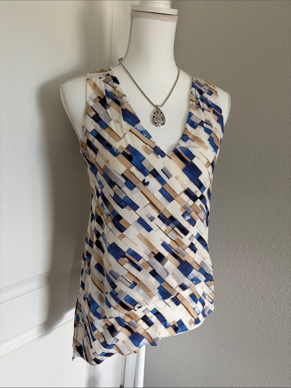 White House Black Market Sleeveless V-Neck Geometric Print Top in Blue and Cream